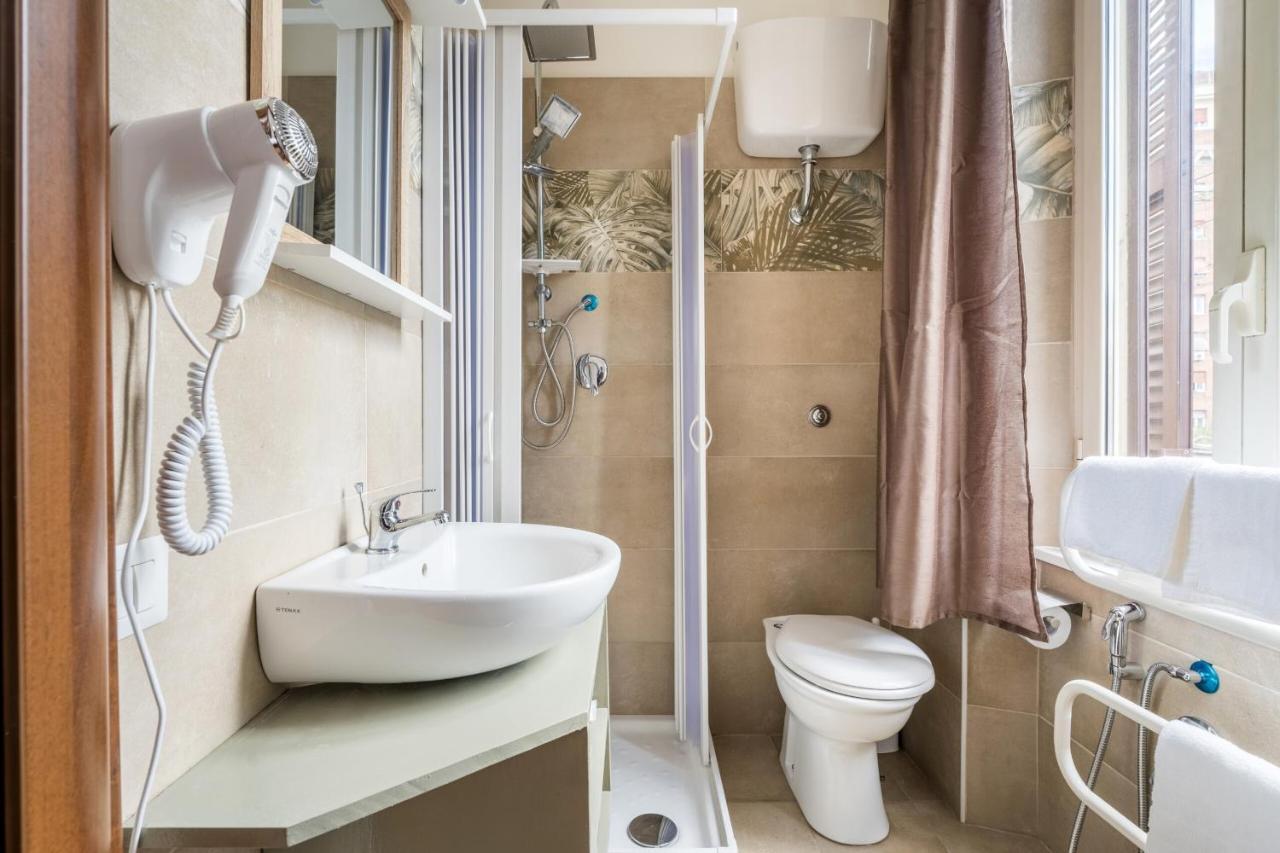 Rooms Piramide Rome Exterior photo