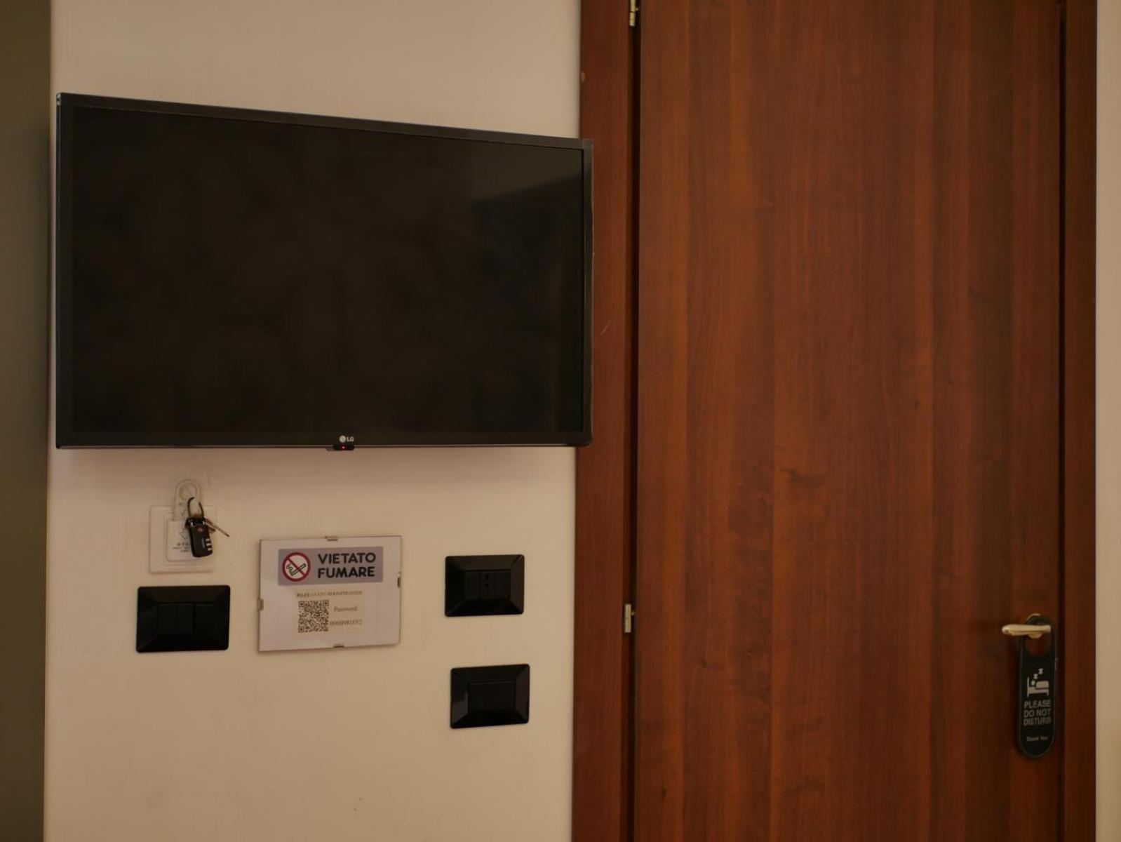 Rooms Piramide Rome Exterior photo